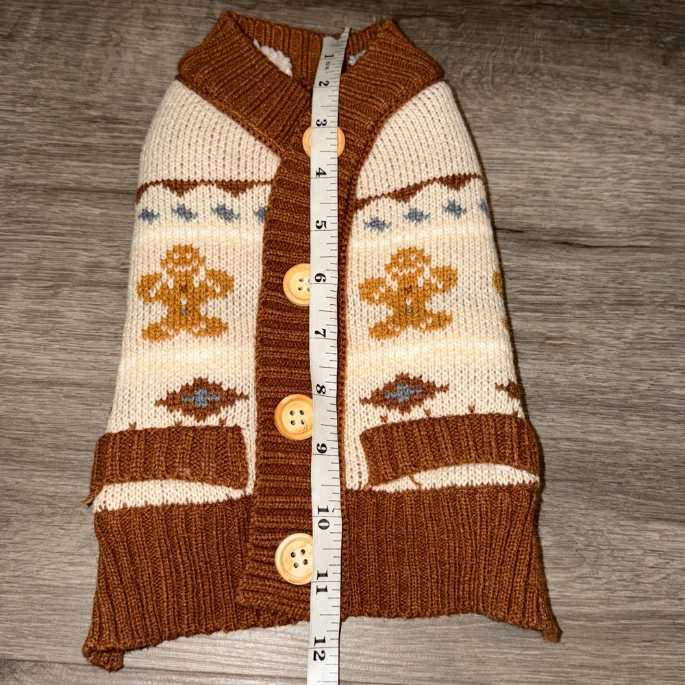❤️🔥Firm Price❤️🔥Brown and Cream Dog Sweater with Gingerbread Design - Picture 4 of 6